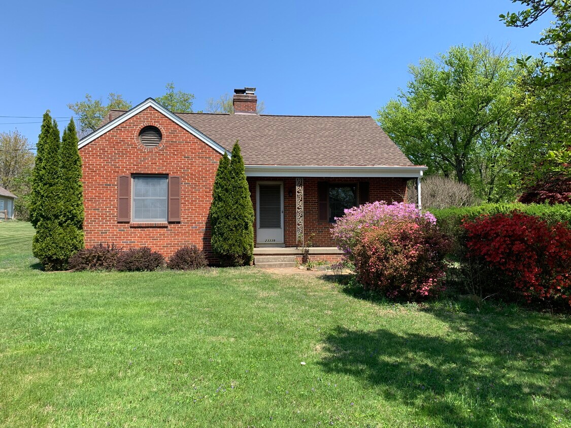 23339 Davis Mill Rd, Germantown, MD 20876 House for Rent in