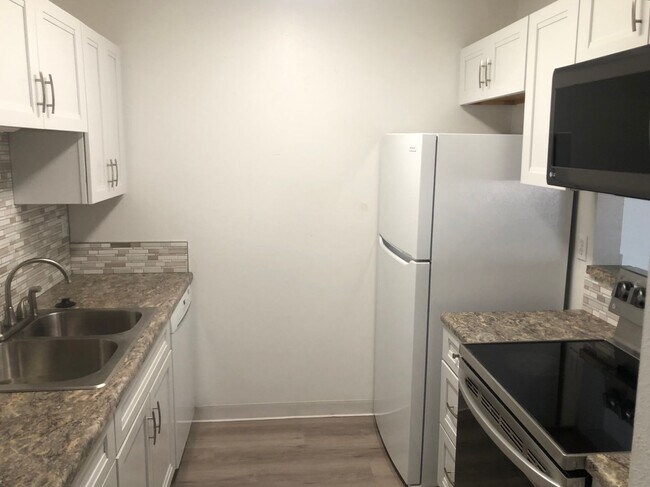 Foto del edificio - Affordable 3 Bed 2 Bath Condo, Attached Garage, on Quiet Street in Lafayette