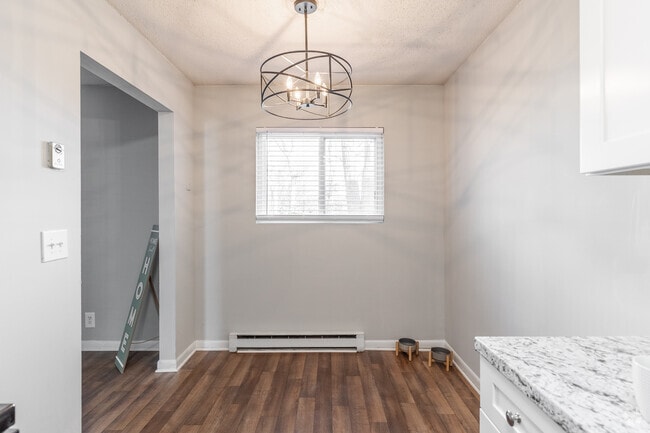 1BR, 1BA - 650SF - Dining - The Linden Apartments