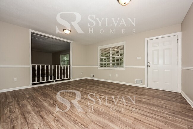 Building Photo - Spacious 3BR Home Awaits You!