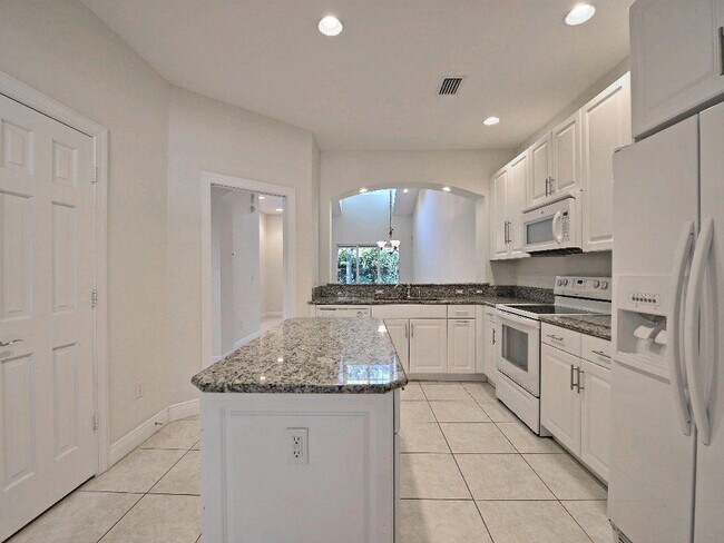 Foto del edificio - 1645 Baseline Ln