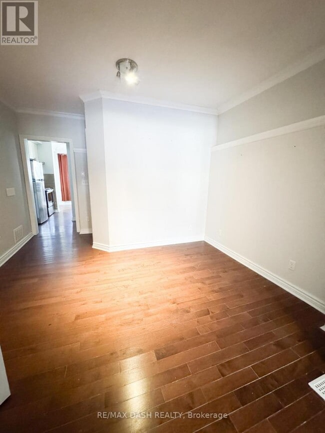 Photo du bâtiment - 1529 Queen St E