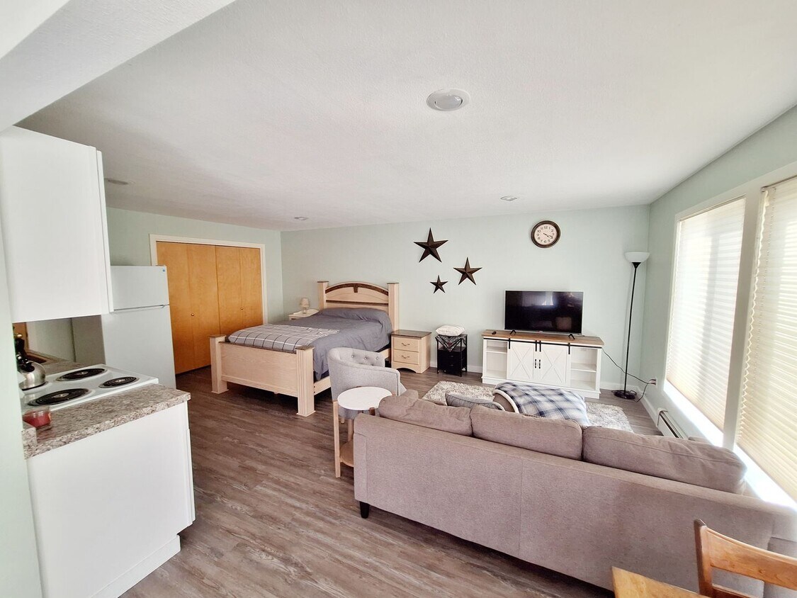 Primary Photo - Updated modern studio apartment