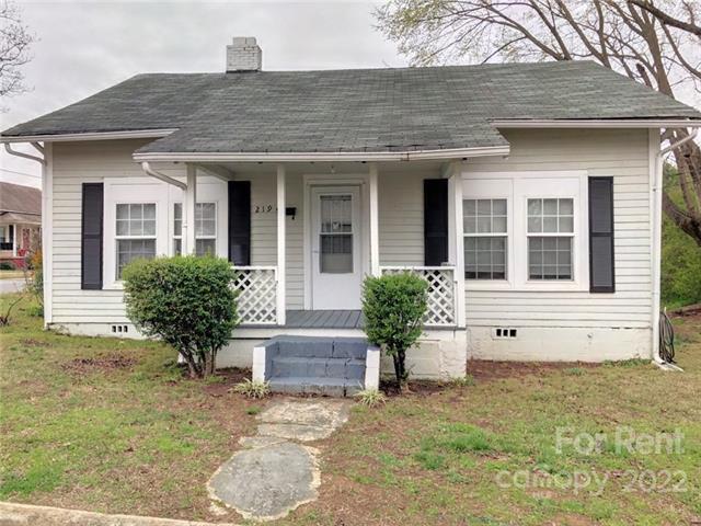 Primary Photo - 219 E Pressley Ave