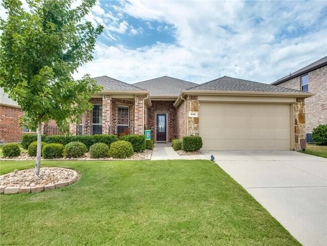 Building Photo - 840 English Ivy Dr