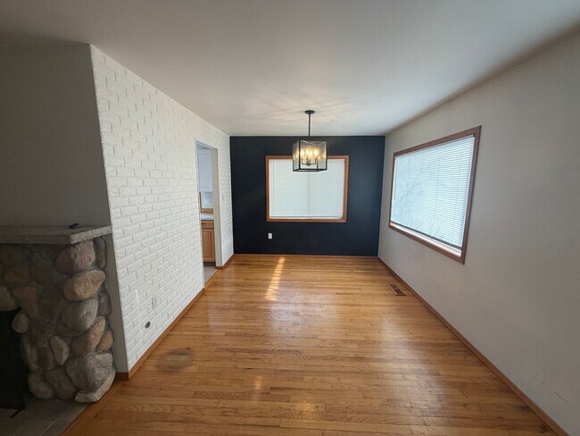 Foto del edificio - Beautiful 3 Bedroom Home in Tacoma WA - Apply Today!