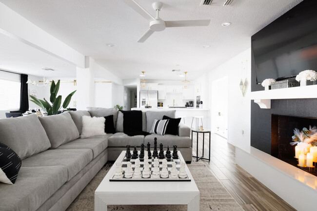 Foto del edificio - 3507 N 63rd Pl