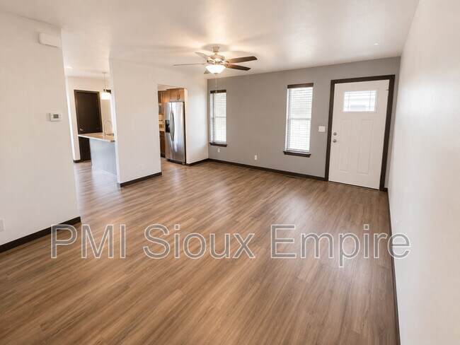 Building Photo - 9600 W Broek Dr
