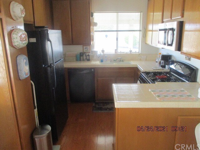 Building Photo - 26274 Sunnywood St