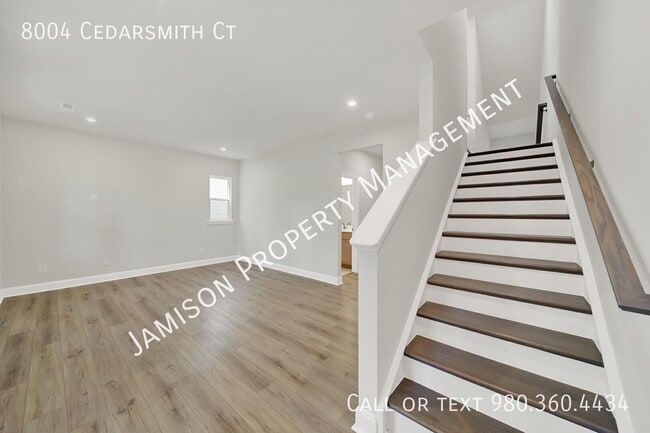 Building Photo - 8004 Cedarsmith Ct