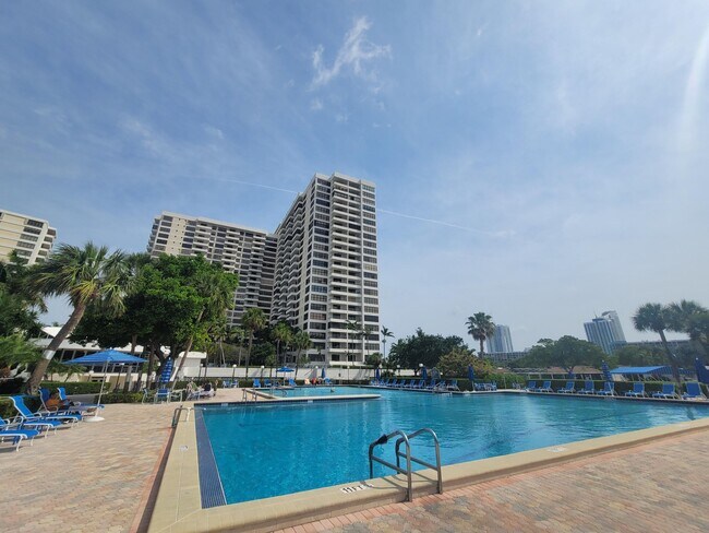 Building Photo - 600 Three Islands Boulevard