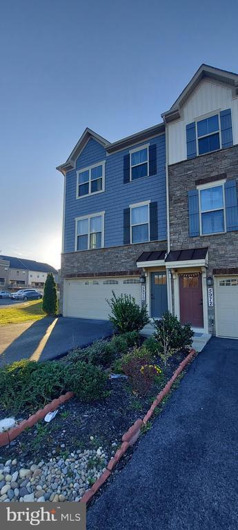 Building Photo - 5970 Fallfish Ct