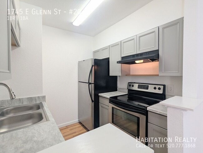 Building Photo - 1745 E Glenn St