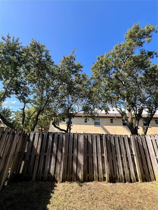 Foto del edificio - 9031 SW 227th St