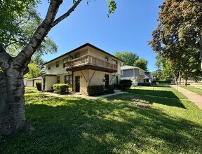 Building Photo - 5905 N 66th St