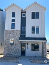 Building Photo - 10745 Lewanee Pt