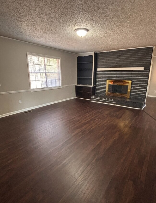 Building Photo - 2629 Belmont Ave