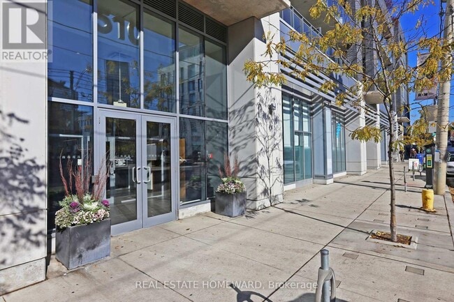 Building Photo - 510 King St E