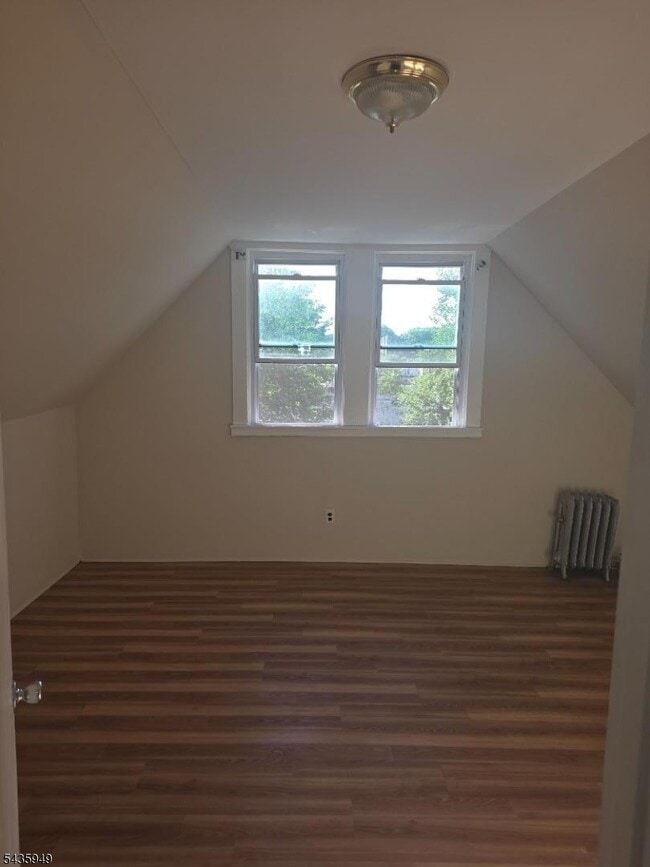 Building Photo - 155 N Maple Ave