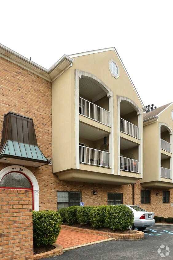 Brownsboro Terrace Apartments in Louisville, KY