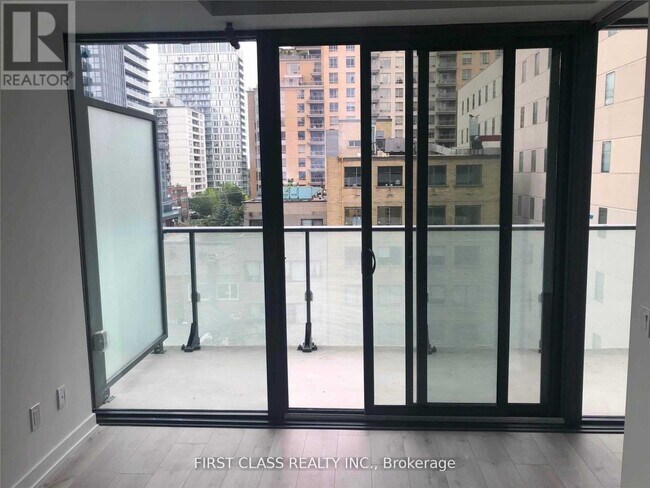 Building Photo - 161-161 Roehampton Ave