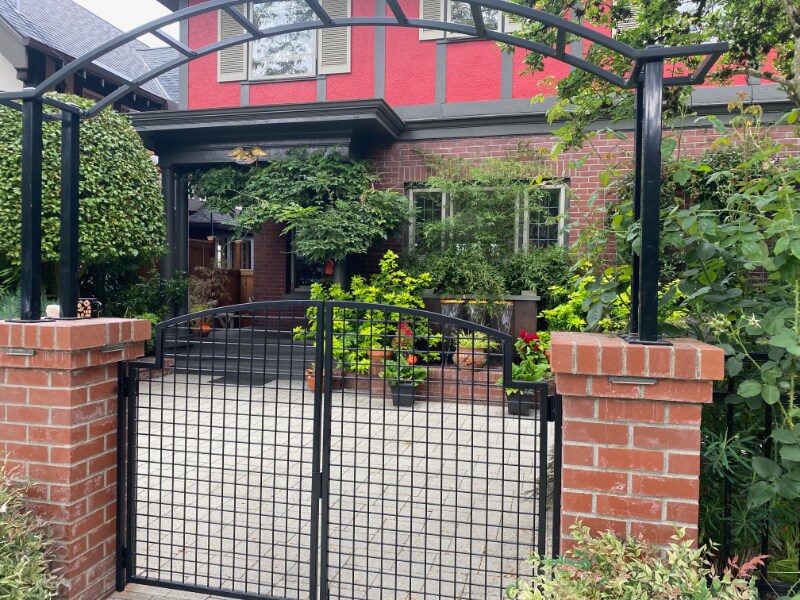 Primary Photo - 2044 23rd Ave E