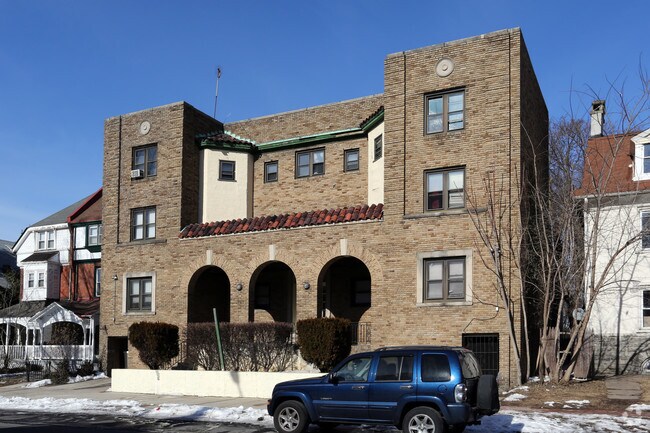 Foto del edificio - Wayne Iris Apartments