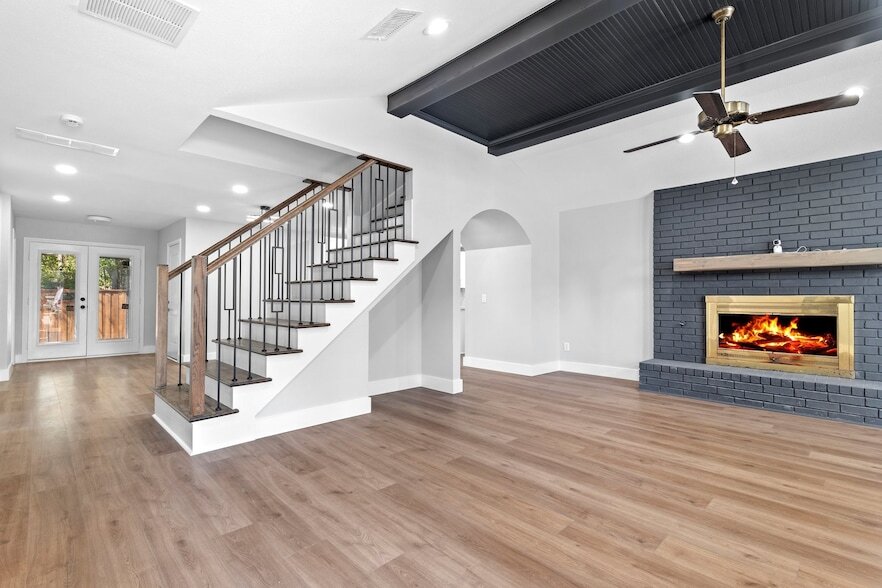 Primary Photo - 100 Park Cir