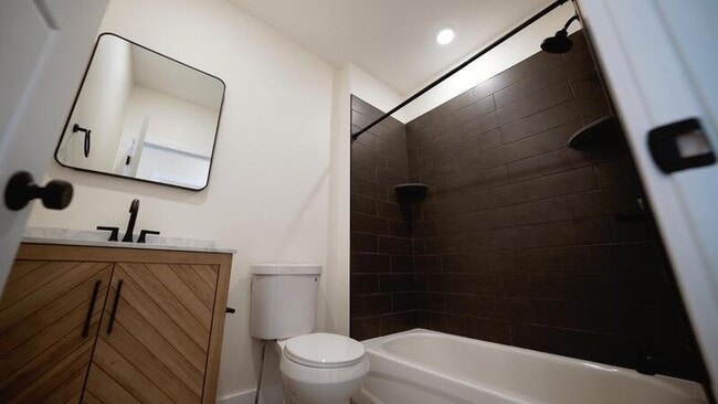 Building Photo - 6830 Ridge Ave