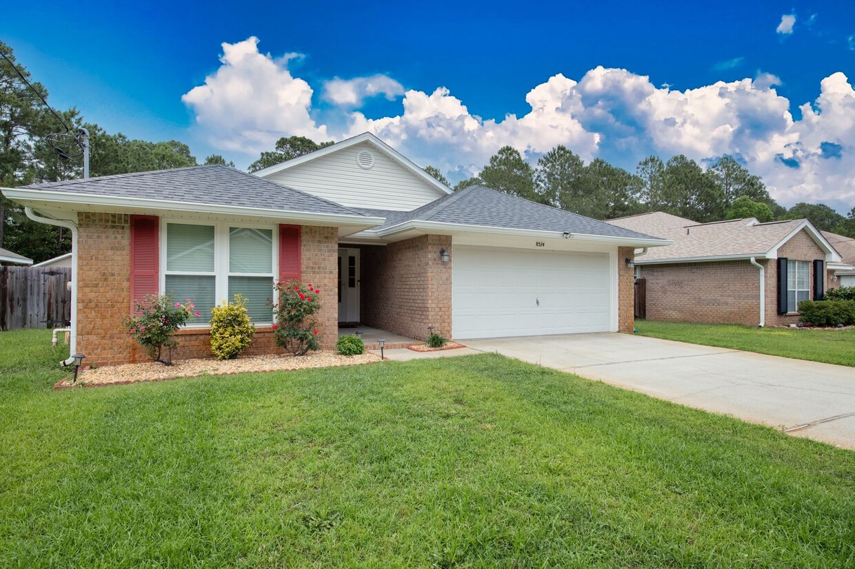 Primary Photo - Beautiful East Navarre Home Available July...