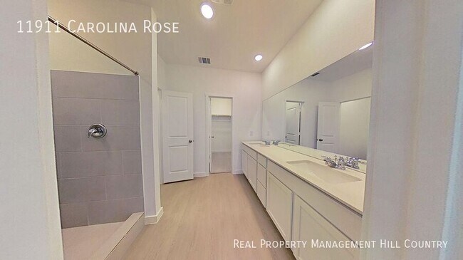 Building Photo - 11911 Burnet Rose