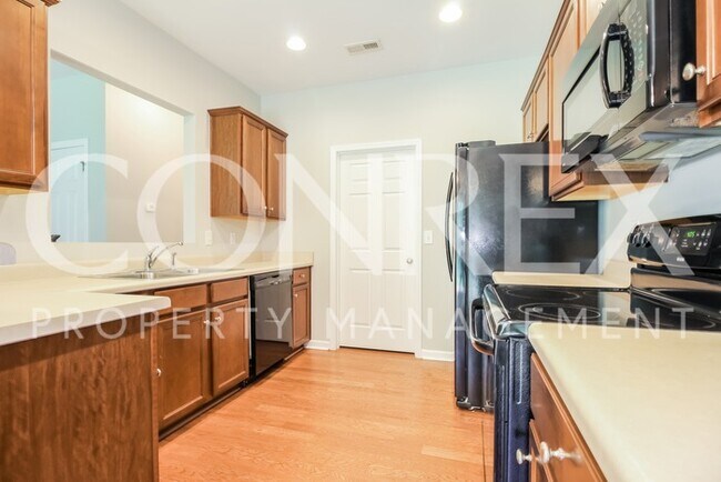 Building Photo - Three Bedroom w/Loft or Bonus Room
