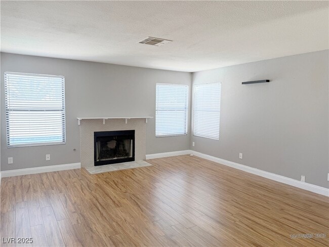 Building Photo - 2062 Club Crest Way