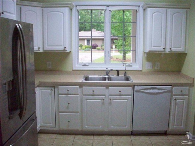 Building Photo - 27 Bayberry Cir