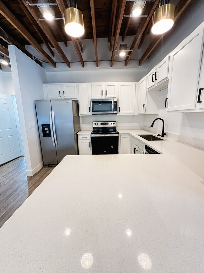 Foto del edificio - 9525 E Colfax Ave