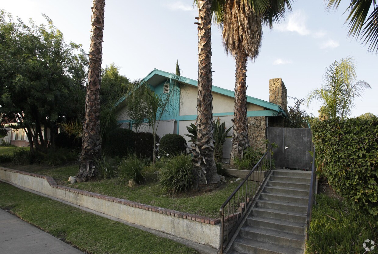 Foto principal - 1043 Springfield St