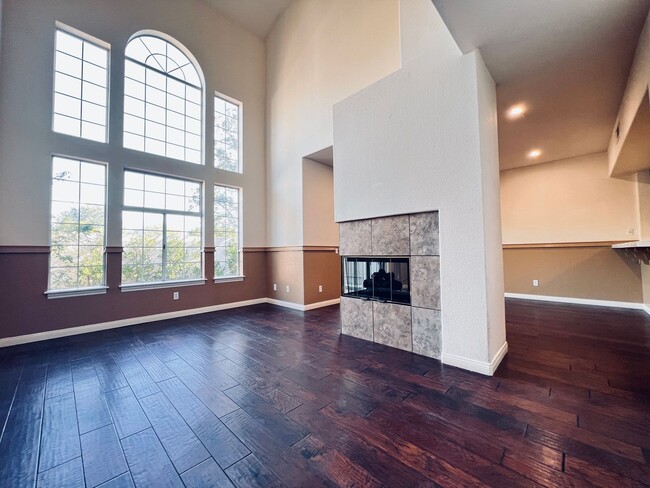 Foto del edificio - San Marcos Ambiance Townhome 3 Bed 2.5 Bath