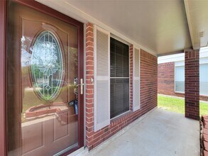 Building Photo - 8747 Fondren Village Dr