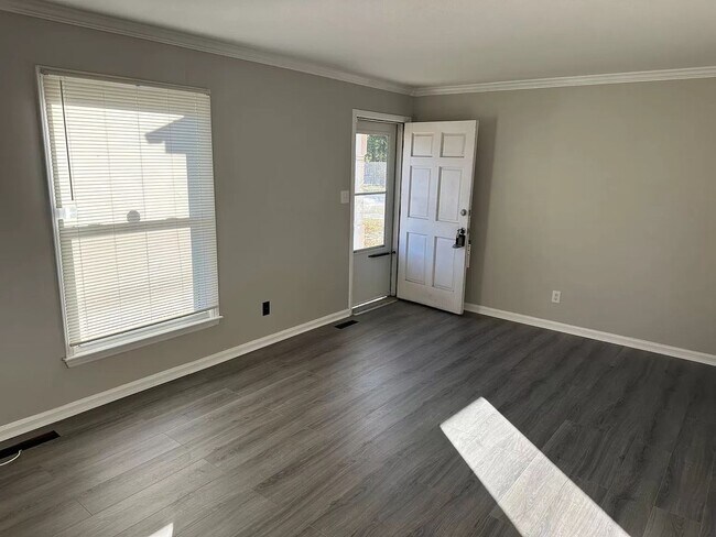 Building Photo - Room in 3 Bedroom Home at Chesapeake Rd