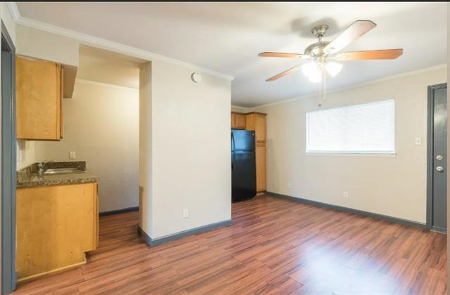 Building Photo - 1505 W Lovers Ln