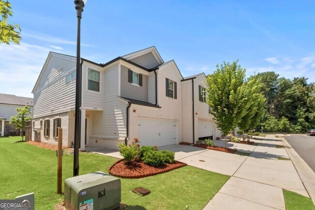 Foto del edificio - 1166 Arrowlake Rd