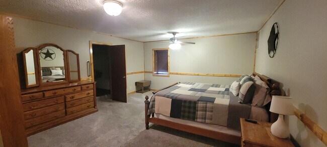 Foto del edificio - Short Term Lease, Fully furnished all utilities included