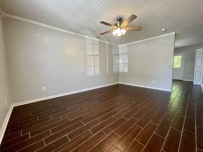 Foto del edificio - Welcome to Acorn Forest!