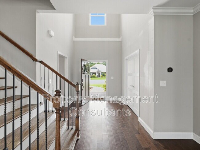 Foto del edificio - 14735 Commonwealth Dr