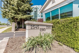 Building Photo - 2565 Erin Centre Blvd
