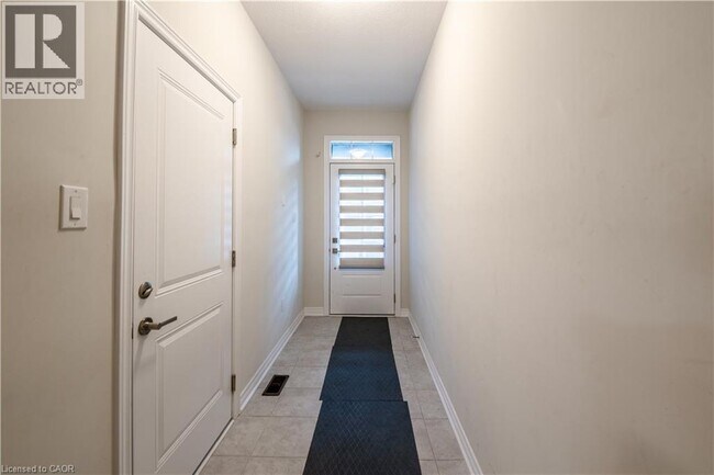 Photo du bâtiment - 10 Birmingham Dr