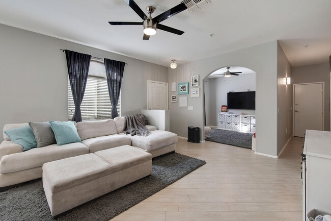 Family Room - 2250 E Deer Valley Rd