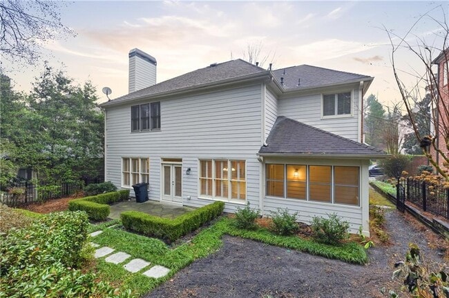 Foto del edificio - 3194 Windsor Lake Dr NE