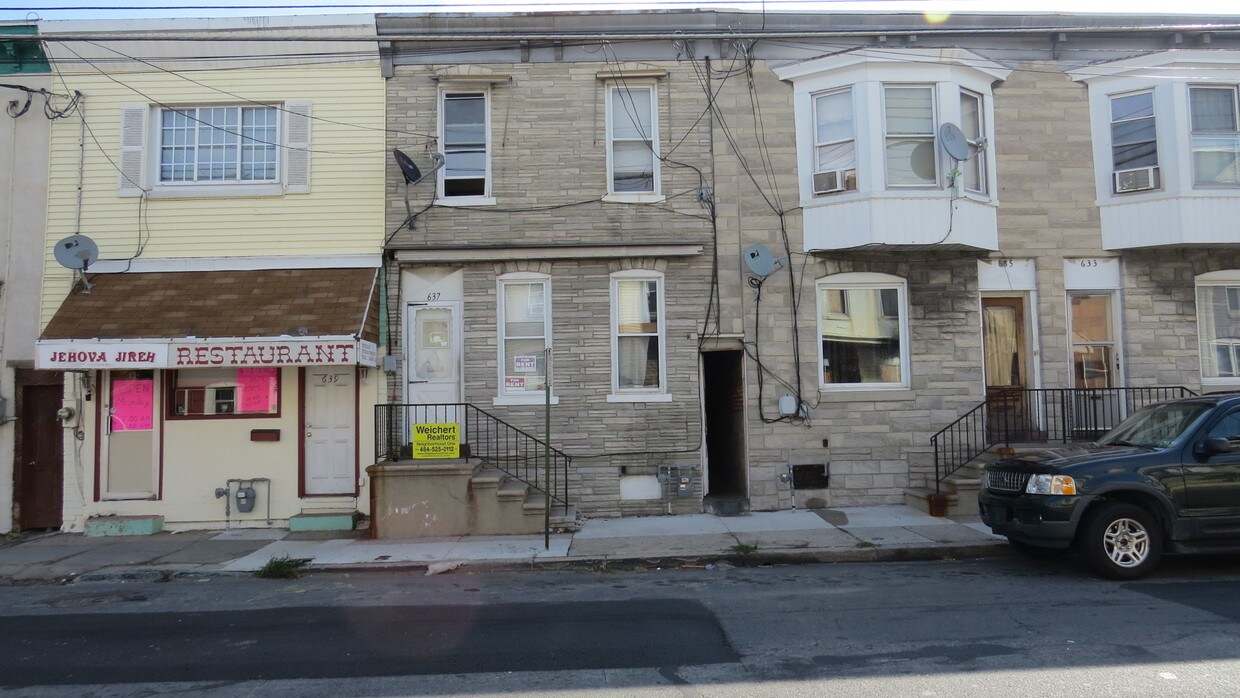 Apartment - 2nd Fl - 637 Schuylkill Ave