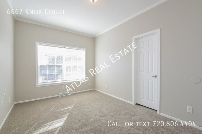 Foto del edificio - Charming 3-Bedroom, 2-Bathroom Home with D...